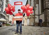 Charitní zaměstnanci a dobrovolníci v ulicích Brna